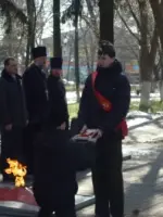 Братская могила, улица Парижской Коммуны