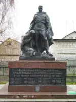 Скульптура «Скорбящая женщина и солдат» (воинское захоронение, свидетельство № 705)., Беларусь, Минская область, Борисов, улица Юрия Гагарина