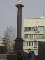 Стела о присвоении городу Тихвин звания «Город воинской Славы», улица Карла Маркса