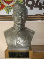 Бюст Героя Советского Союза, Россия, Курская область, Льговский район, село Вышние Деревеньки