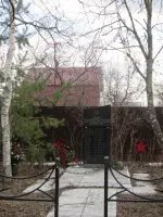 Памятник воинам-землякам, Россия, Московская область, Талдомский район, деревня Гусёнки
