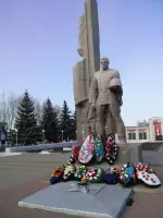 Вечный огонь памяти, площадь Революции