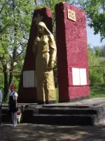Памятник «Скорбящая Мать» погибшим односельчанам, Россия, Воронежская область, Острогожский район, поселок Волошино