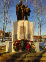 Памятник в память об односельчанах, павших на фронтах Великой Отечественной войны. Село Селема и Никольское, Россия, Нижегородская область, Арзамасский район, село Селема