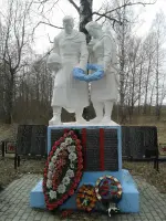Братская могила солдатам погибшим в ВОВ, Россия, Калужская область, Людиновский район, деревня Слободка