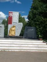 Памятник-обелиск воинам, павшим в годы Великой Отечественной войны 1941-1945гг., Россия, Республика Марий Эл, Куженерский район, поселок городского типа Куженер, улица Кирова