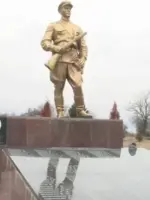 Памятник летчику В. Дегтяреву, Россия, Брянская область, Дубровский район, деревня Голубея