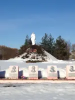 Мемориальный комплекс в память о погибших в годы Великой Отечественной войны, Россия, Тверская область, Сандовский район, поселок городского типа Сандово