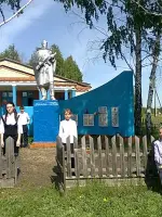 Памятник погибшим воинам-односельчанам в годы Великой Отечественной войны 1941-1945 гг., Россия, Ульяновская область, Павловский район, село Старое Чирково