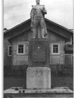 Памятник воину-освободителю "Солдат", Россия, Архангельская область, Устьянский район, село Строевское
