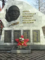 На гигантскую битву с фашизмом, Р-352