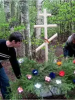 Памятный знак в деревне Заходы, Россия, Псковская область, Псковский район, поселок Заходы