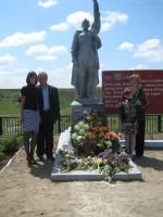 Братская могила воинов, Украина, Запорожская область, Токмакский район, село Козолуговка