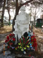 Памятник на воинском кладбище, Транспортная улица