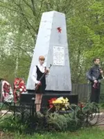 Обелиск памяти воинов Ермолинского сельского совета, Россия, Московская область, Талдомский район, деревня Ермолино