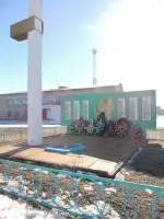 Мемориал памяти павших односельчан в годы ВОвойны, Россия, Челябинская область, Карталинский район, село Великопетровка