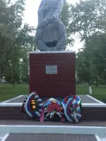 Памятник павшим солдатам в г. Валуйки, микрорайон Соцгород, Россия, Белгородская область, Валуйки, исторический район Соцгородок