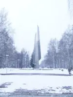 
        
        Обелиск в честь 30-летия Победы, улица Тольятти