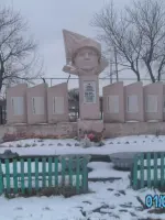 Памятник "Воинам Степнинцам погибшим на фронтах Великой Отечественной войны 1941-1945", Россия, Челябинская область, Пластовский район, село Степнинское