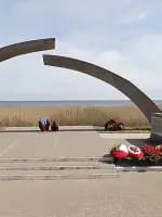 Мемориал «Разорванное кольцо», Ладожское озеро, Россия, Ленинградская область, Всеволожский район, деревня Коккорево