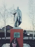 Памятник погибшим в Великой Отечественной войне в д. Бикулово Нурлатского района РТ, Россия, Республика Татарстан, Нурлатский район, деревня Бикулово