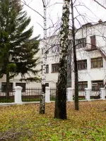 Мемориальная доска «В этом здании в 1941–1945 гг. размещался эвакогоспиталь № 3057», улица Михаила Сеспеля