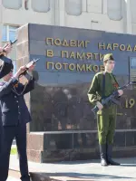 Мемориальный комплекс "Площадь Победы", Россия, Республика Татарстан, Азнакаевский район, поселок Актюбинский, улица Губкина, 27