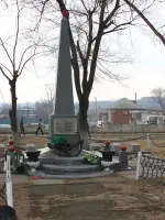 Воинское кладбище советских матросов и офицеров, павших в боях с японскими милитаристами в августе 1945г., улица Калинина