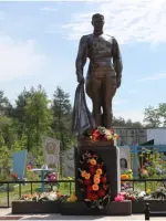 Братская могила советских воинов, погибших в боях с фашистскими захватчиками, Россия, Белгородская область, городской округ Старооскольский, село Озерки