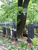 Воинское захоронение "Летчики полка "Нормандия Неман", Лонгиновская улица