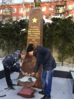 Братское воинское захоронение, Лонгиновская улица