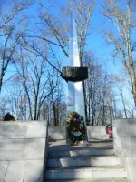 Обелиск в парке Победы, Ярославская улица