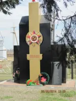 Памятник Землякам-Покровцам, погибшим в годы Великой Отечественной войны, Центральная улица
