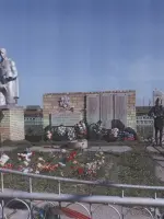 Памятник воинам-защитникам Отечества, погибшим в годы Великой Отечественной войны 1941-1945 гг., Россия, Тюменская область, Исетский район, село Рафайлово