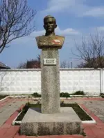 Памятник погибшим в годы ВОВ, Школьная улица