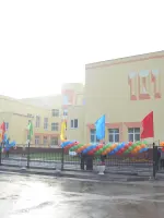 Мемориальная доска "Эвакогоспиталь № 5918", Центральная улица