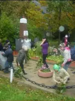 Братское захоронение в деревне Башово, Россия, Псковская область, Локнянский район, деревня Башово