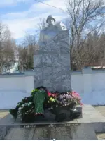 Воинское захоронение «Братская могила воинов, погибших в годы Великой Отечественной войны 1941-1945 гг.», улица Хохлова