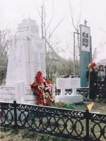 Памятник погибшим воинам в годы Великой Отечественной войны в селе Боровое Сарафановского сельского поселения, Россия, Челябинская область, Чебаркульский район, поселок Боровое, Молодёжная улица