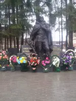 Памятник воинам-землякам, погибшим в годы Великой Отечественной Войны, Россия, Ярославская область, Первомайский район, поселок городского типа Пречистое