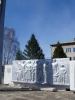 Памятник жителям Ермаковского района, погибшим в Великой Отечественной войне, площадь Энгельса