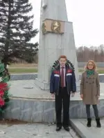 Памятник в честь Великой Победы, Центральная улица
