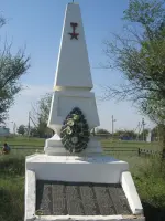 Обелиск воинам, погибшим в Великой Отечественной войне в 1941-1945 гг., Россия, Республика Калмыкия, Приютненский район, село Ульдючины