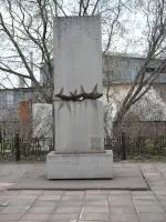 Памятник умершим от ран и голода ленинградцам. Памятник умершим в плену финским военнопленным, Россия, Вологодская область, Череповецкий район, деревня Ясная Поляна