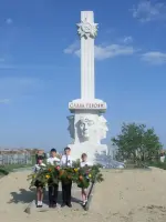 Слава героям, Россия, Саратовская область, Красноармейский район, село Золотое