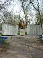 Памятник героям-землякам, павшим в годы Великой Отечественной войны 1941−1945 гг., с. Манино, Россия, Воронежская область, Калачеевский район, село Манино