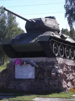 Памятник «Танк «Тракторист Уксянской МТС», улица Кирова