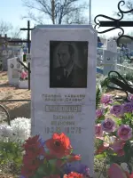 Памятник Языкову Василию Ивановичу, Россия, Воронежская область, Грибановский район, поселок Верхний Карачан