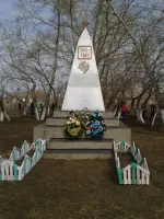 Обелиск воинам ВОВ, Школьная улица