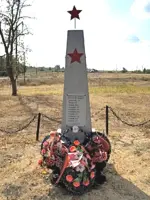 Памятник погибшим на полях сражений Великой Отечественной войны, Россия, Саратовская область, Петровский район, поселок Комсомольский